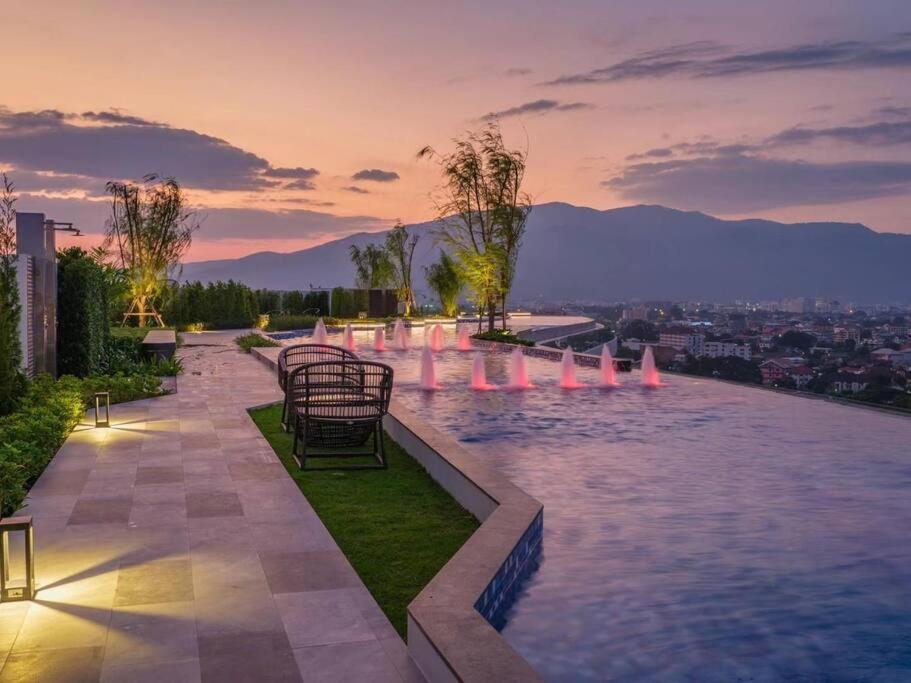 Modern Style Room With Sky Pool 古城边天际泳池公寓 Чиангмай Экстерьер фото