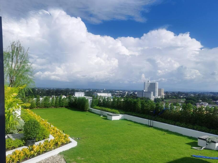 Modern Style Room With Sky Pool 古城边天际泳池公寓 Чиангмай Экстерьер фото